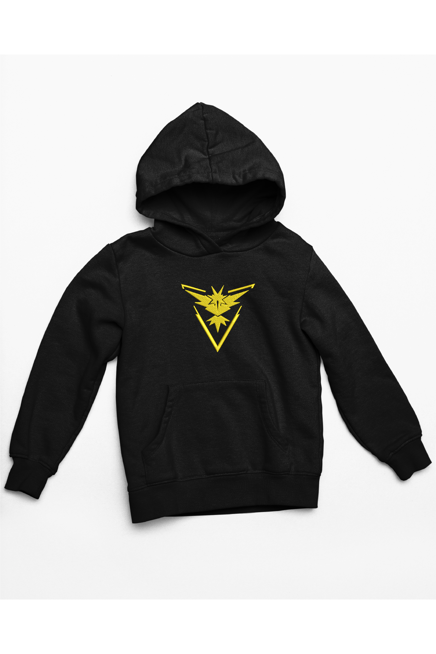 Hanorac anime brodat cu Yellow Team din Pokemon